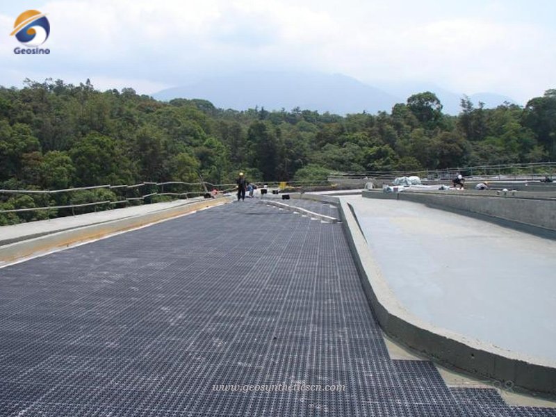 drainage cell system for roof gardening